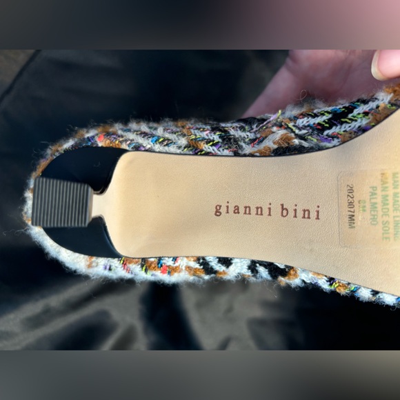 NEW Gianni Bini Palmero Flannel Plaid Snip Toe Kitten Heel booties, Size 8.5M - Picture 9 of 10